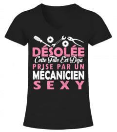 DESOLEE CETTE FILLE EST DEJA PRISE PAR UN MECANICIEN  SEXY T-shirt