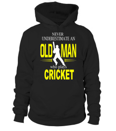 Never underestimate an old man who plays Cricket T-Shirt