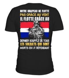 Militaire notre drapeau ne flotte