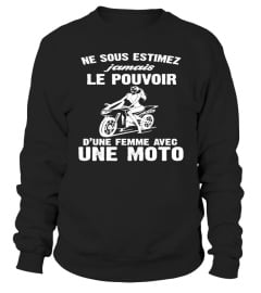 POUVOIR D'UNE FEMME AVEC UNE MOTO