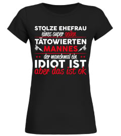 EHEFRAU EINES TATOWIERTEN MANNES