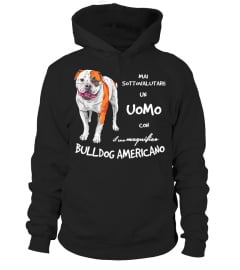 Un UOMO con un BULLDOG AMERICANO