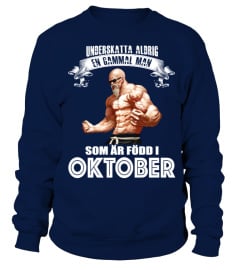 EN GAMMAL KVINNA SOM AR FODD I OKTOBER T-SHIRT