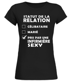 STATUT DE LA RELATION PRIS PAR UNE INFIRMIERE SEXY T-SHIRT