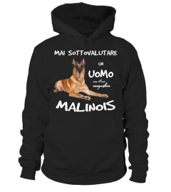 Un UOMO con un MALINOIS