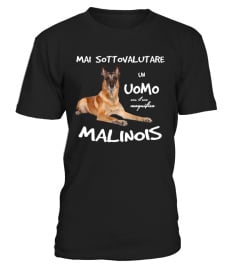 Un UOMO con un MALINOIS