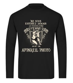 NE SOUS ESTIMEZ JAMAIS LE POUVOIR DUNE VIEILLE FEMME AVEC UN APPARELL PHOTO  T-SHIRT