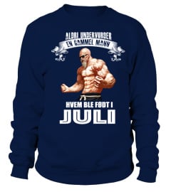 EN GAMMAL KVINNA SOM AR FODD I JULI T-SHIRT