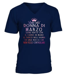 SONO UNA DONNA DI MARZO T-SHIRT