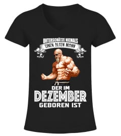 EINEN ALTEN FRAU DIE IM DEZEMBER GEBOREN IST T-SHRIT