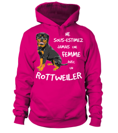 UNE FEMME AVEC UN ROTTWEILER