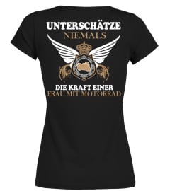 Biker Shirt Unterschätze niemals eine Frau mit Motorrad /Damen/Geschenk