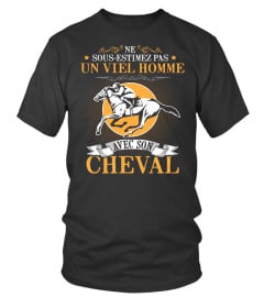 NE SOUS ESTIMEZ PAS UN VIEL HOMME AVEC SON CHEVAL