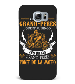 Certains grand-pères jouent au bingo. Les vrais grand-pères font de la moto