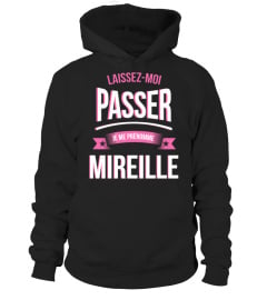 Laissez moi passer Mireille cadeau noël anniversaire humour noel drôle fille idée cadeaux femme