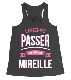 Laissez moi passer Mireille cadeau noël anniversaire humour noel drôle fille idée cadeaux femme