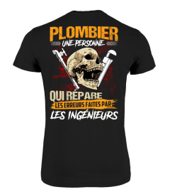 PLOMBIER UNE PERSONNE QUI RÉPARE