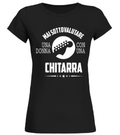 Una donna con una chitarra