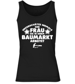 Frau aus dem Baumarkt