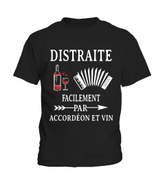 Distraite facilement par Accordéon et vin