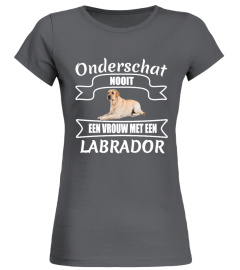 Vrouw met een LEBRADOR T- SHIRT