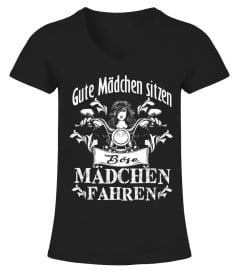 Gute Mädchen sitzen