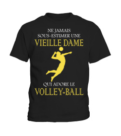 vieille femme volleyball