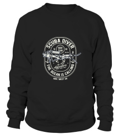 SCUBA DIVER. THE OCEAN IS CALLING T-SHIRT