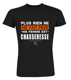 Femme chasseresse