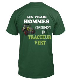 UN TRACTEUR VERT