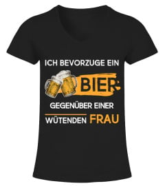 BIER - als eine pissende Frau