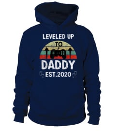 Mens Leveled up to Daddy Est 2020 Tee Future New Dad Baby Gift T-Shirt