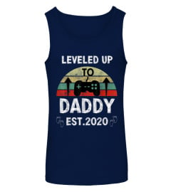 Mens Leveled up to Daddy Est 2020 Tee Future New Dad Baby Gift T-Shirt