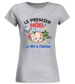 LE PREMIER NOËL DE BÉBÉ À L'INTÉRIEUR.