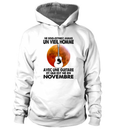 Ne sous-estimez un vieil homme guitare novembre