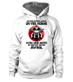 Ne sous-estimez un vieil homme moto avril