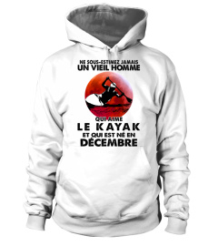 Ne sous-estimez un vieil homme Le Kayak décembre