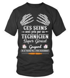CES SEINS SONT PRIS PAR UN TECHNICIEN