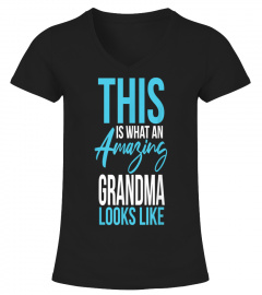 This is what an amazing Grandma looks like - Grandparents T-Shirt