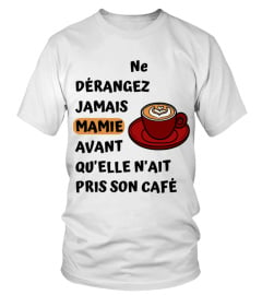 Ne dérangez jamais mamie avant qu'elle n'ait pris son café