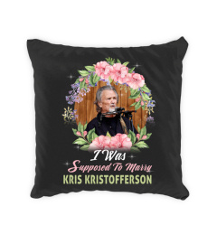 WAS SUPPOSED TO MARRY KRIS KRISTOFFERSON