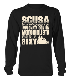 SCUSA IMPEGNATA CON UN MOTOCICLISTA FIGO E SEXY T-shirt