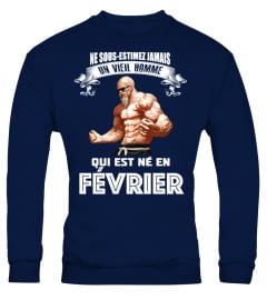 UN VIEIL HOMME QUI EST NE EN FEVRIER T-SHIRT