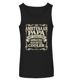 ambtenaar papa maar dan veel cooler