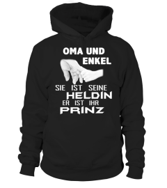 OMA UND ENKEL SIE IST SEINE HELDIN ER IST IHR PRINZ T-SHIRT