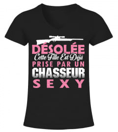 DESOLEE CETTE FILLE EST DEJA PRISE PAR UN CHASSEUR SEXY T-shirt