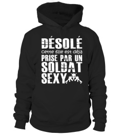 MILITAIRE - DÉSOLÉ CETTE FILLE EST DEJA PRISE PAR UN SOLDAT SEXY