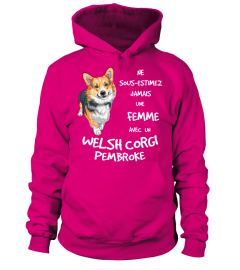 UNE FEMME AVEC UN WELSH CORGI