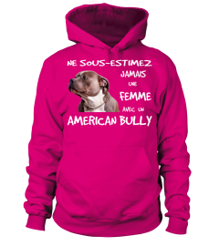 UNE FEMME AVEC UN AMERICAN BULLY