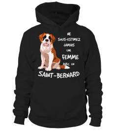 UNE FEMME AVEC UN SAINT-BERNARD